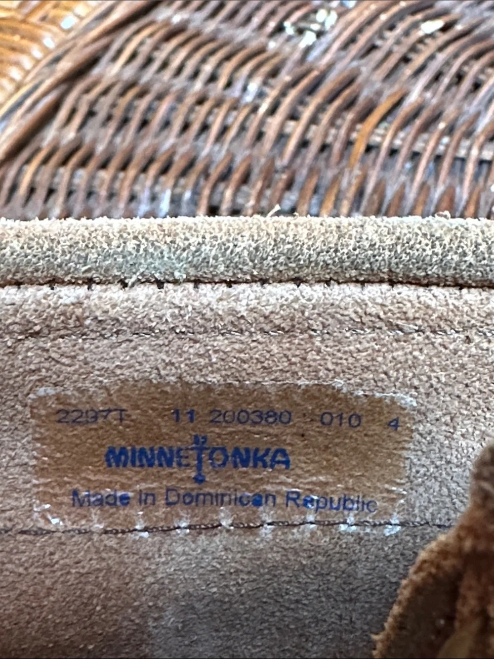 Minnetonka leather side zip moccasin fringe rigid sole size 11